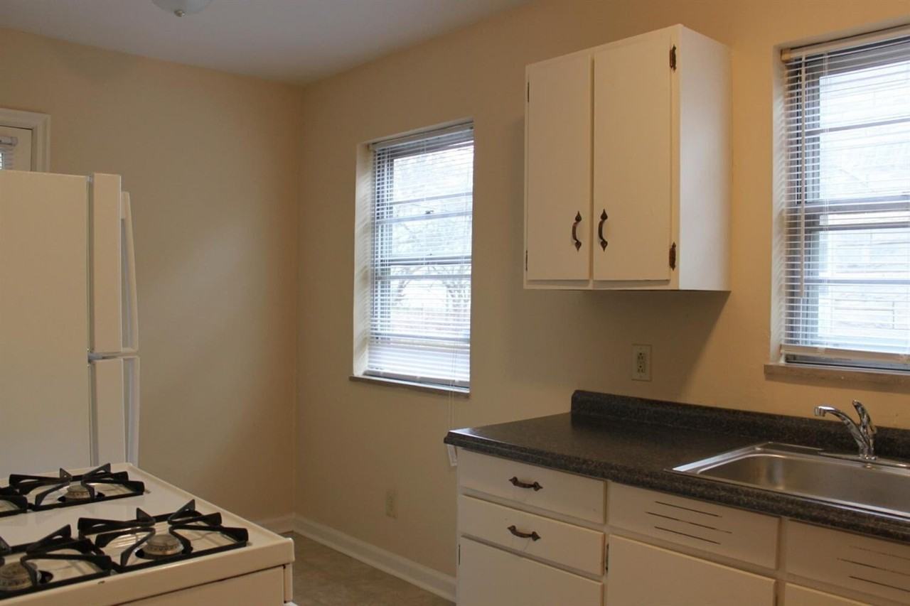 2209 Coburn Blvd Apt 1 #1 - Photo 5 of 7