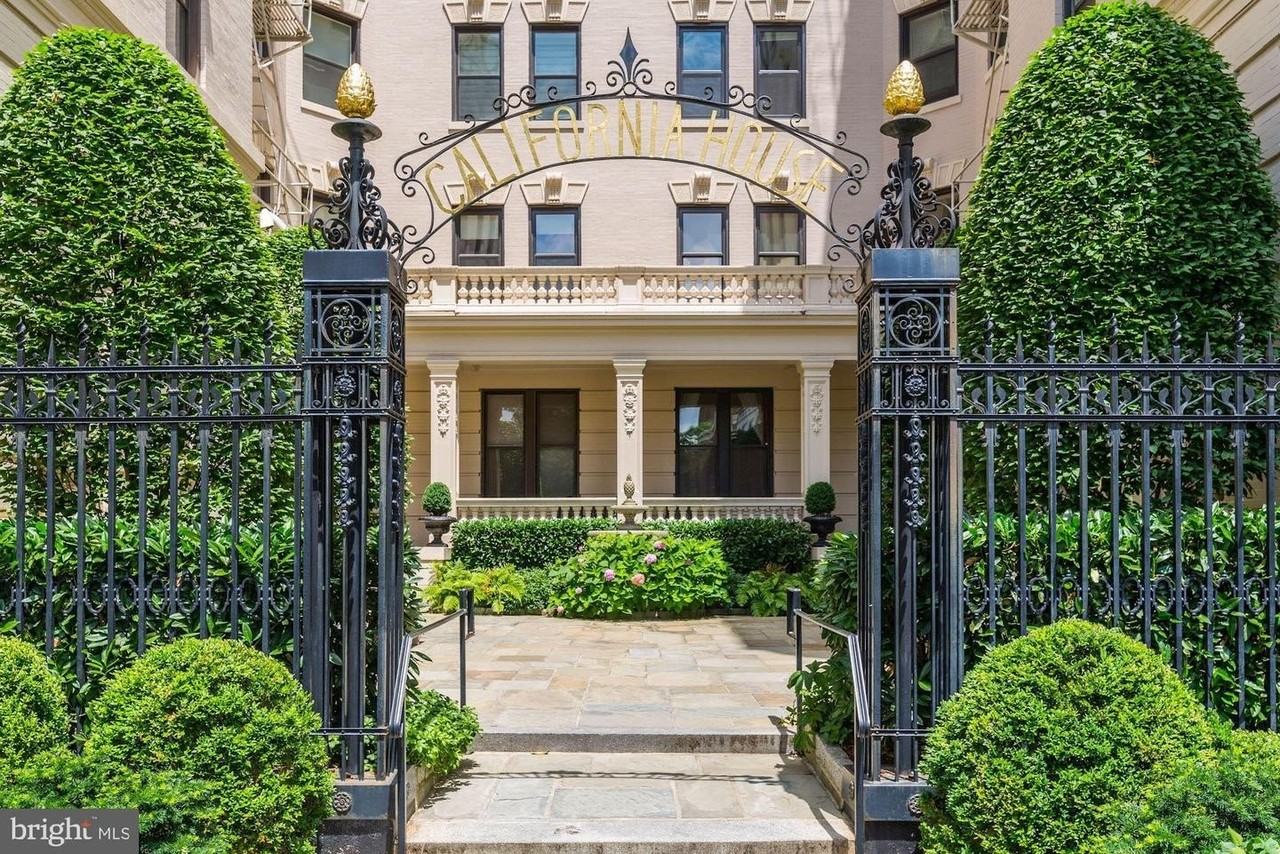 2153 California St Nw - Photo 4 of 34