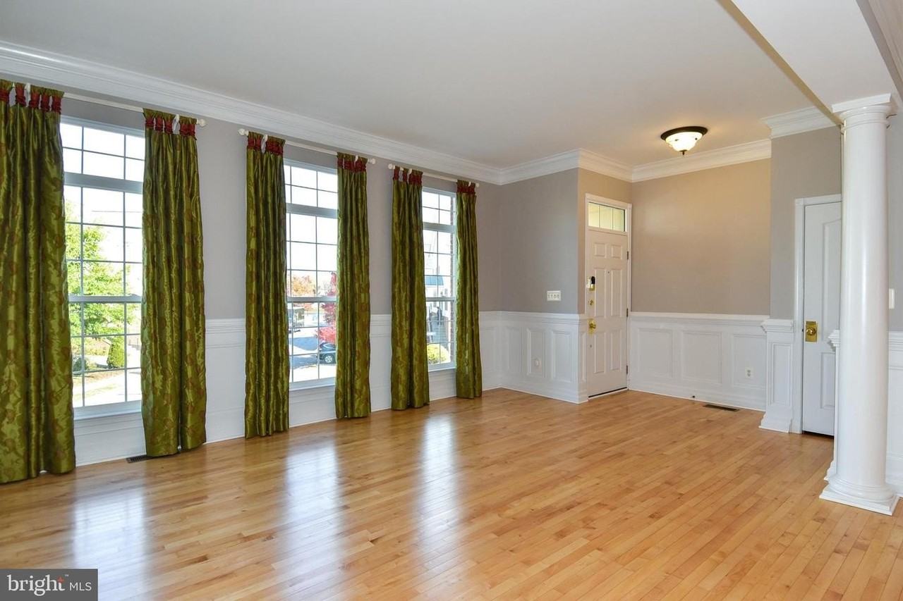 43265 Morven Sq - Photo 2 of 42