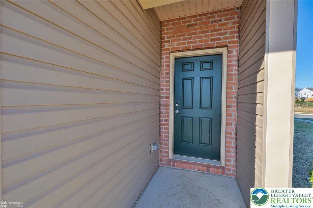 1402 Caspian St - Photo 6 of 42