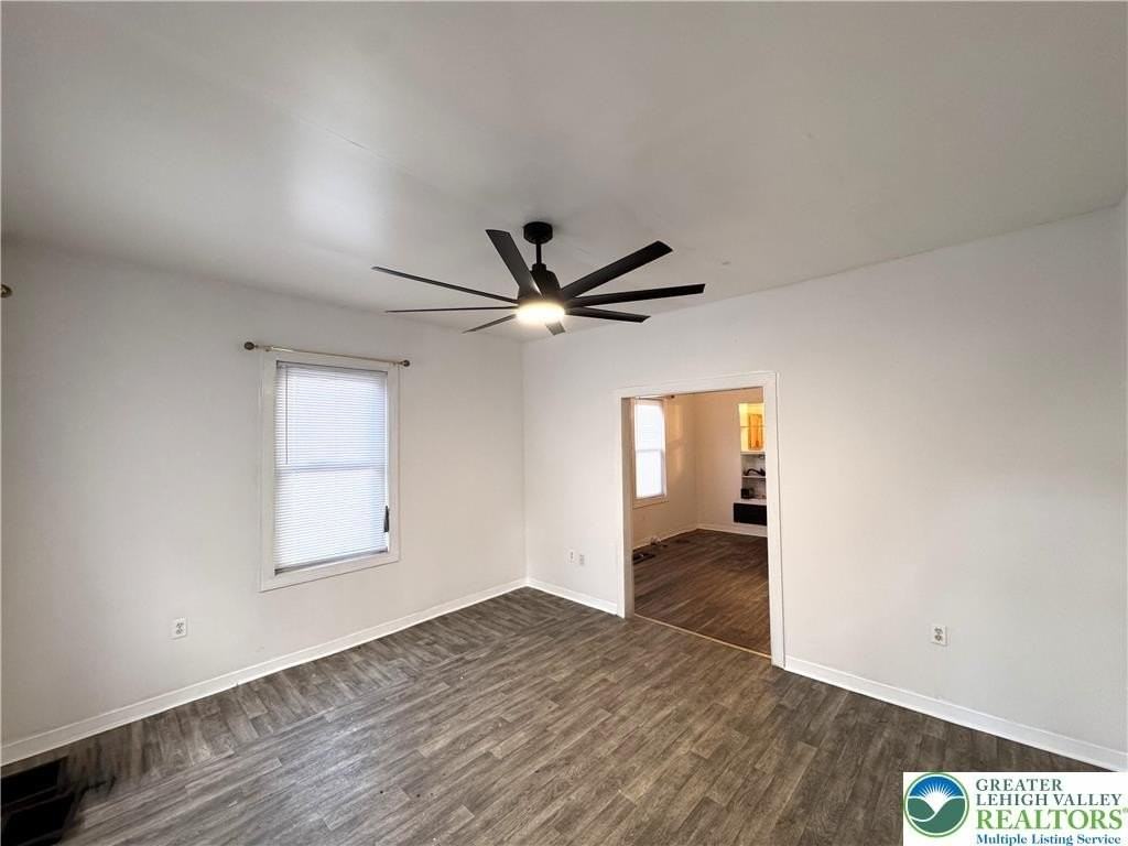 527 Bradley St - Photo 5 of 19