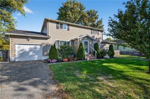 featured image of 6005 E Taft Rd #1