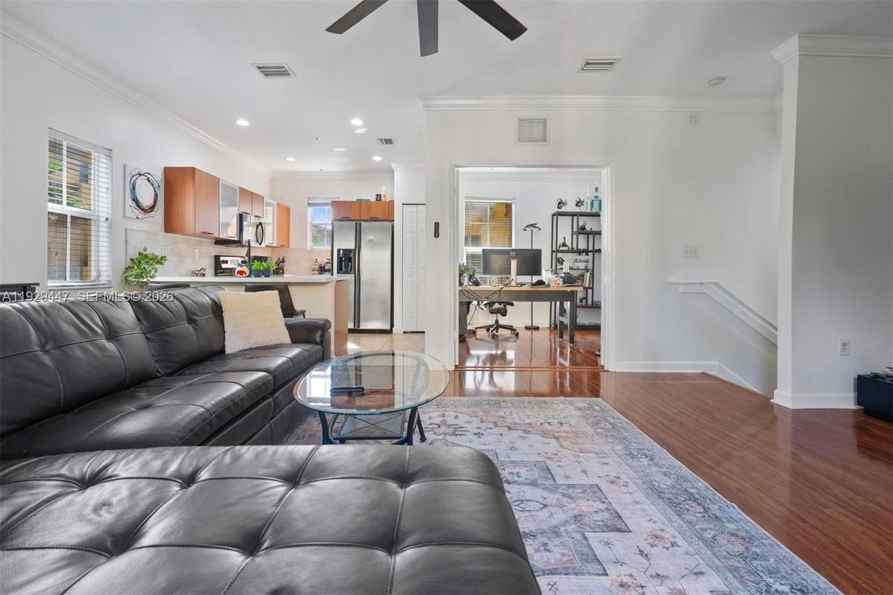 2508 Sw 14th Ave #701 - Photo 5 of 25