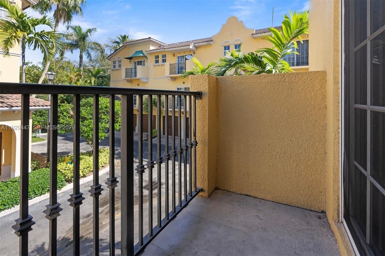 2508 Sw 14th Ave #701 - Photo 7 of 25