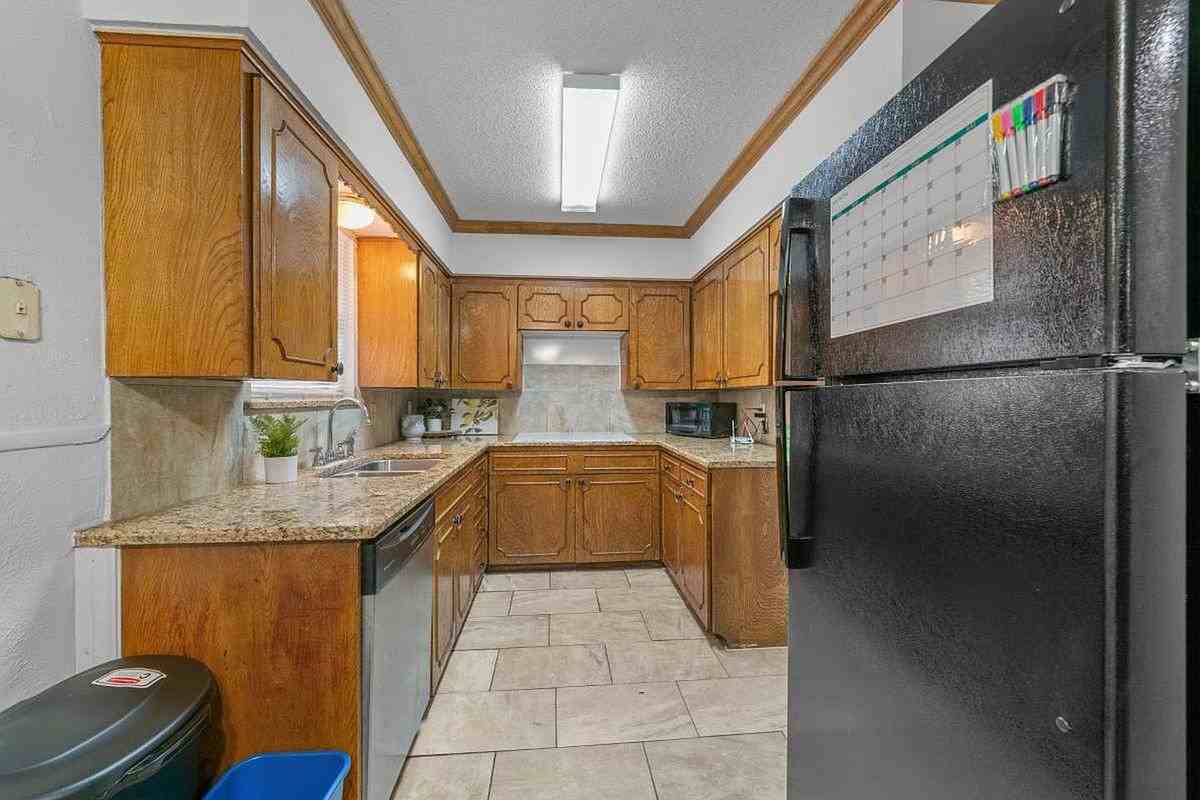 Justice Ln - Photo 2 of 6