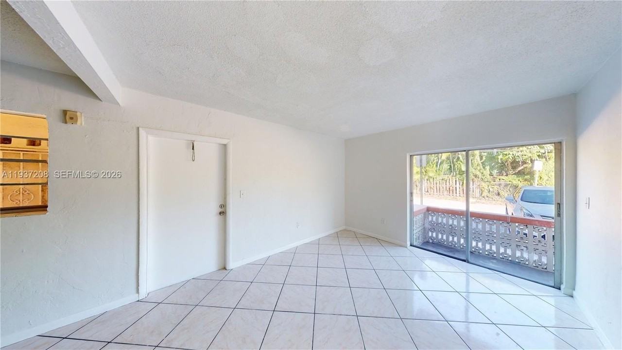 1825 Sw 67th Ct #19 - Photo 4 of 10