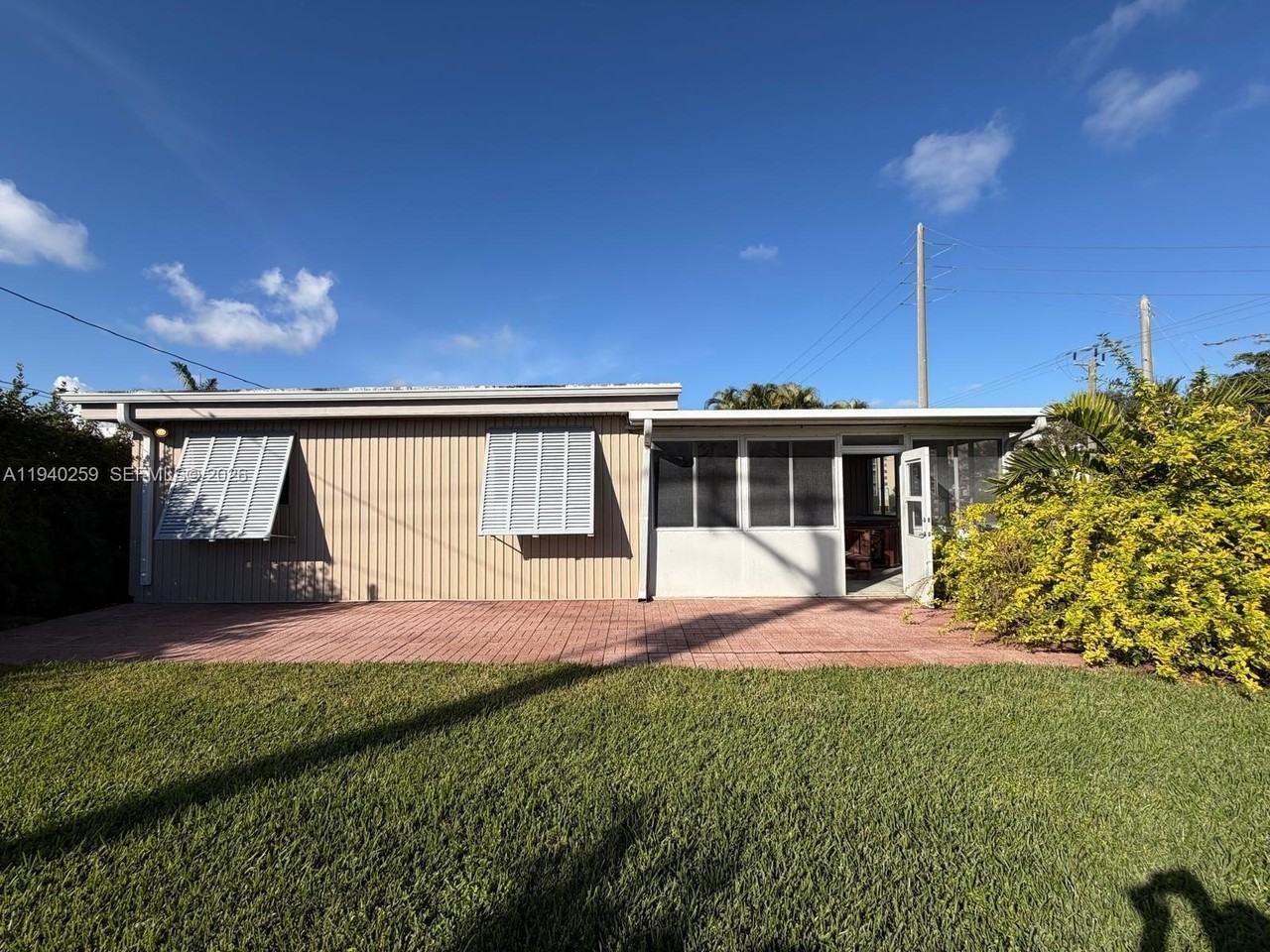 238 Se 3rd St - Photo 3 of 13