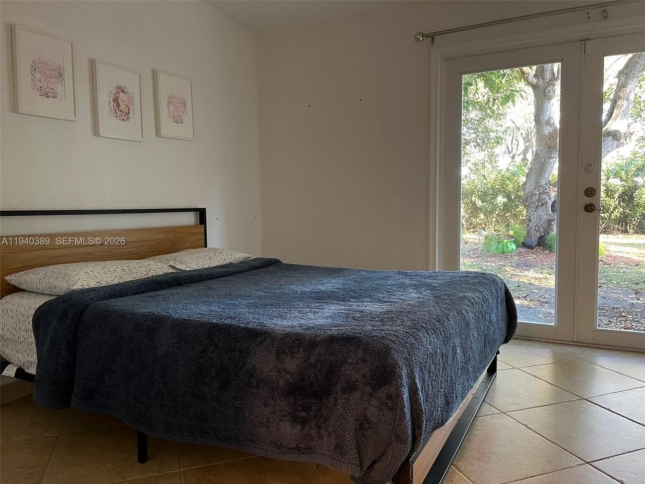 7975 Sunset Dr - Photo 5 of 8