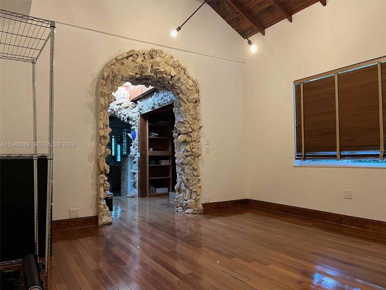 7975 Sunset Dr - Photo 7 of 8