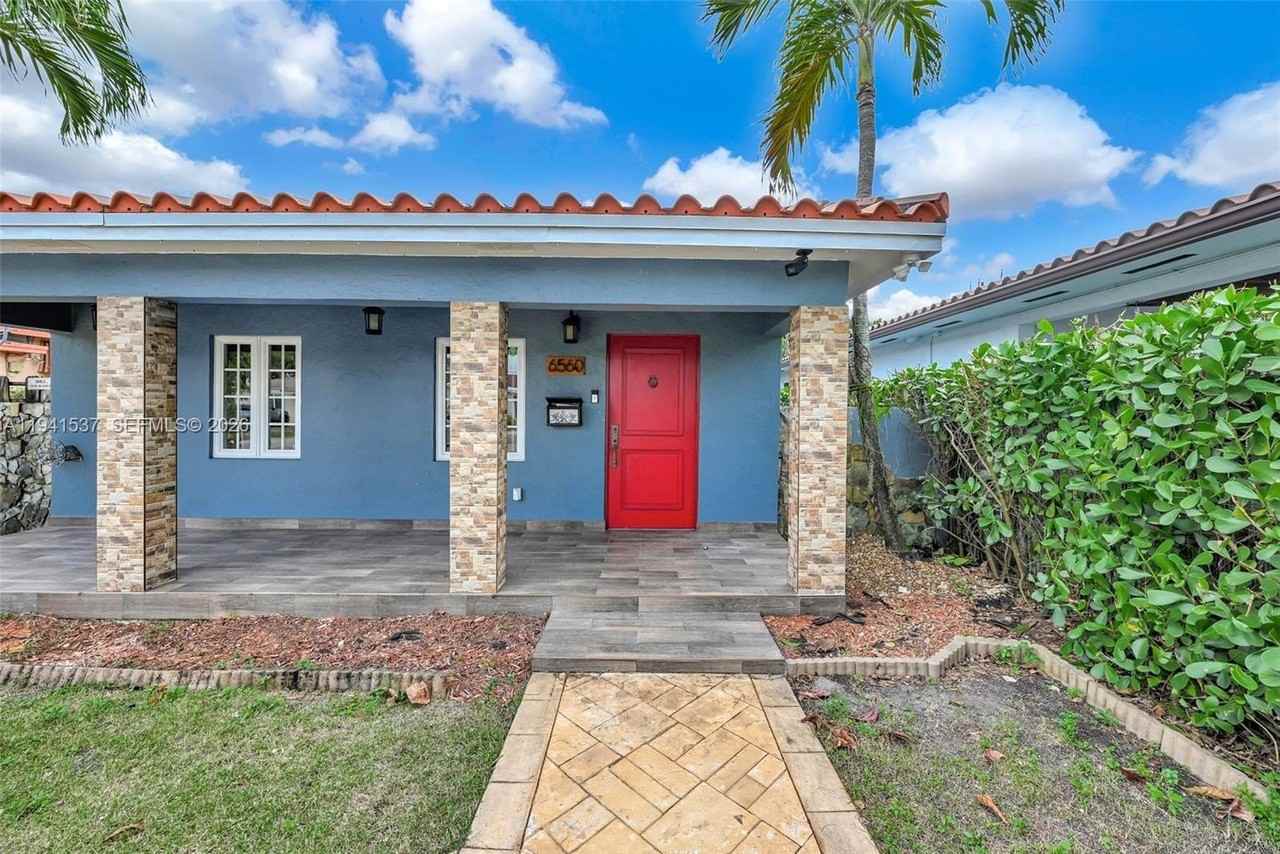 6560 Sw 39th St - Photo 3 of 17