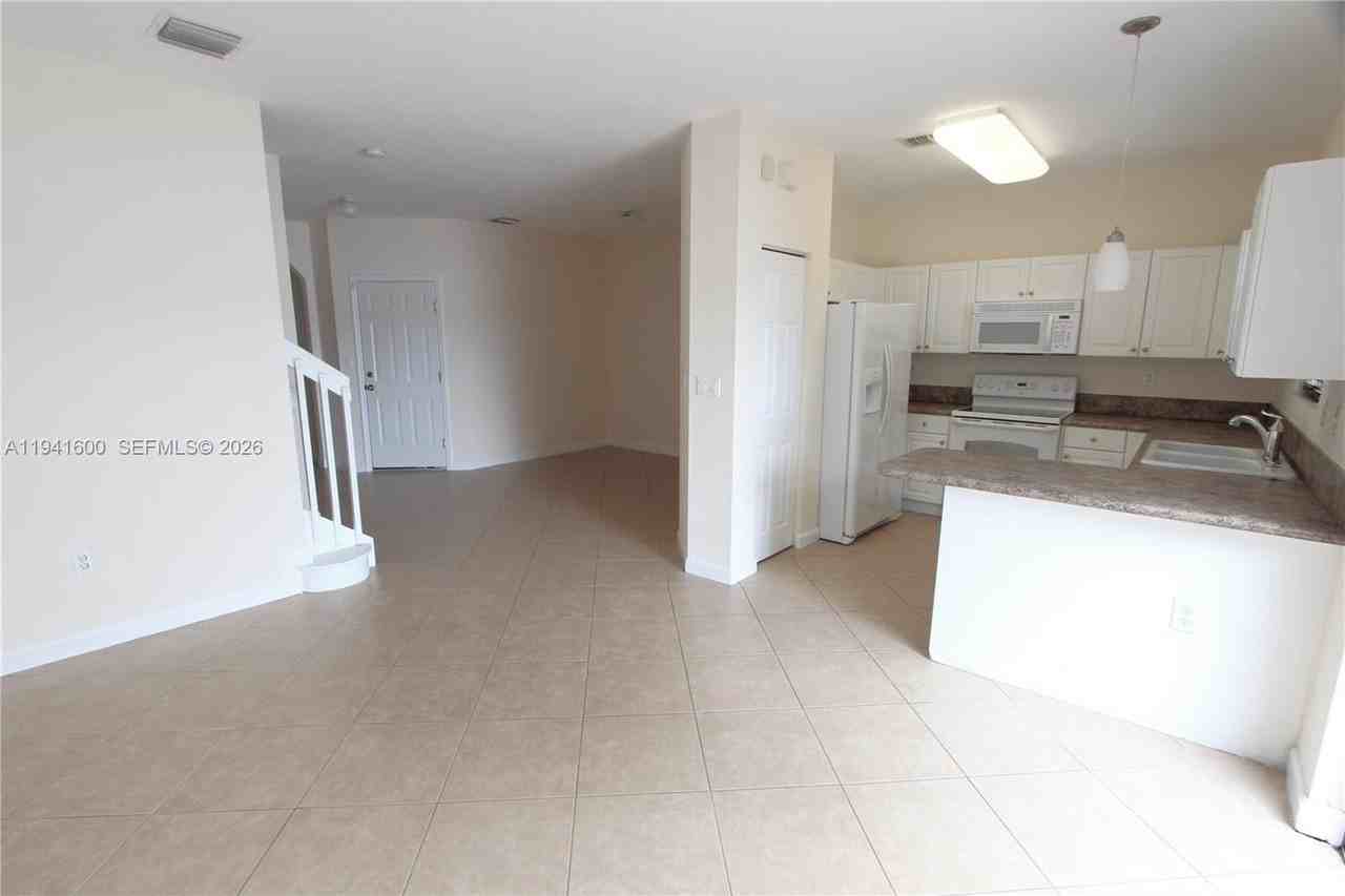 22538 Sw 89th Pl #22538 - Photo 4 of 40