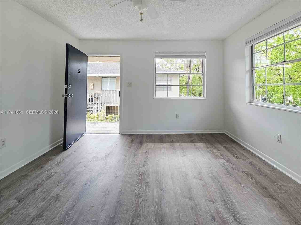 6617 Sw 10th St #5 - Photo 5 of 20