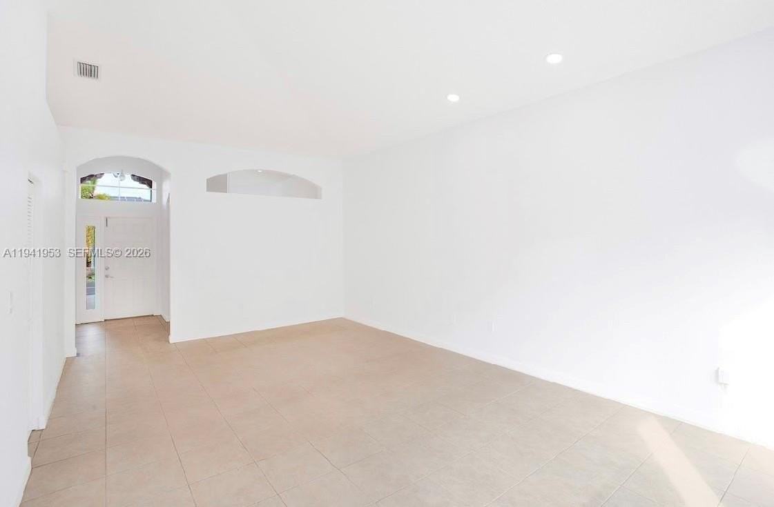 16222 Sw 102nd Ter #0 - Photo 4 of 33