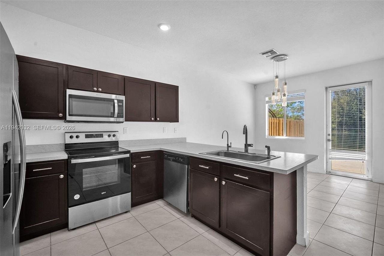 20876 Nw 9th Path #20876 - Photo 7 of 33