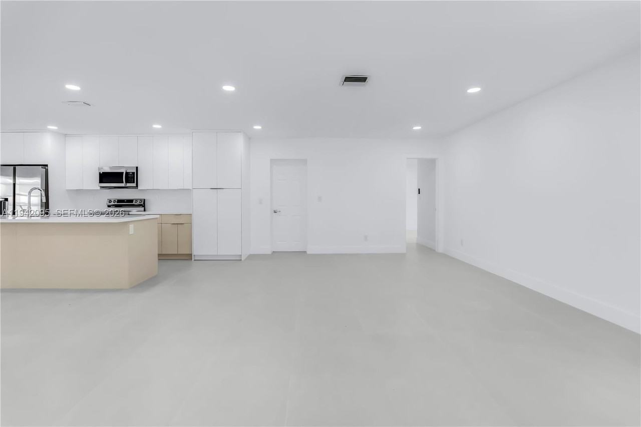 2270 Nw 32nd Ter - Photo 6 of 31