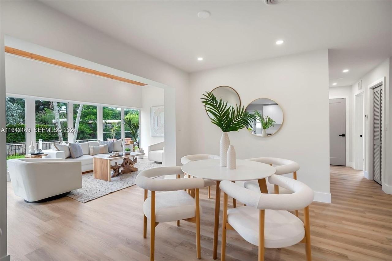 2621 Sw 19th St - Photo 3 of 26