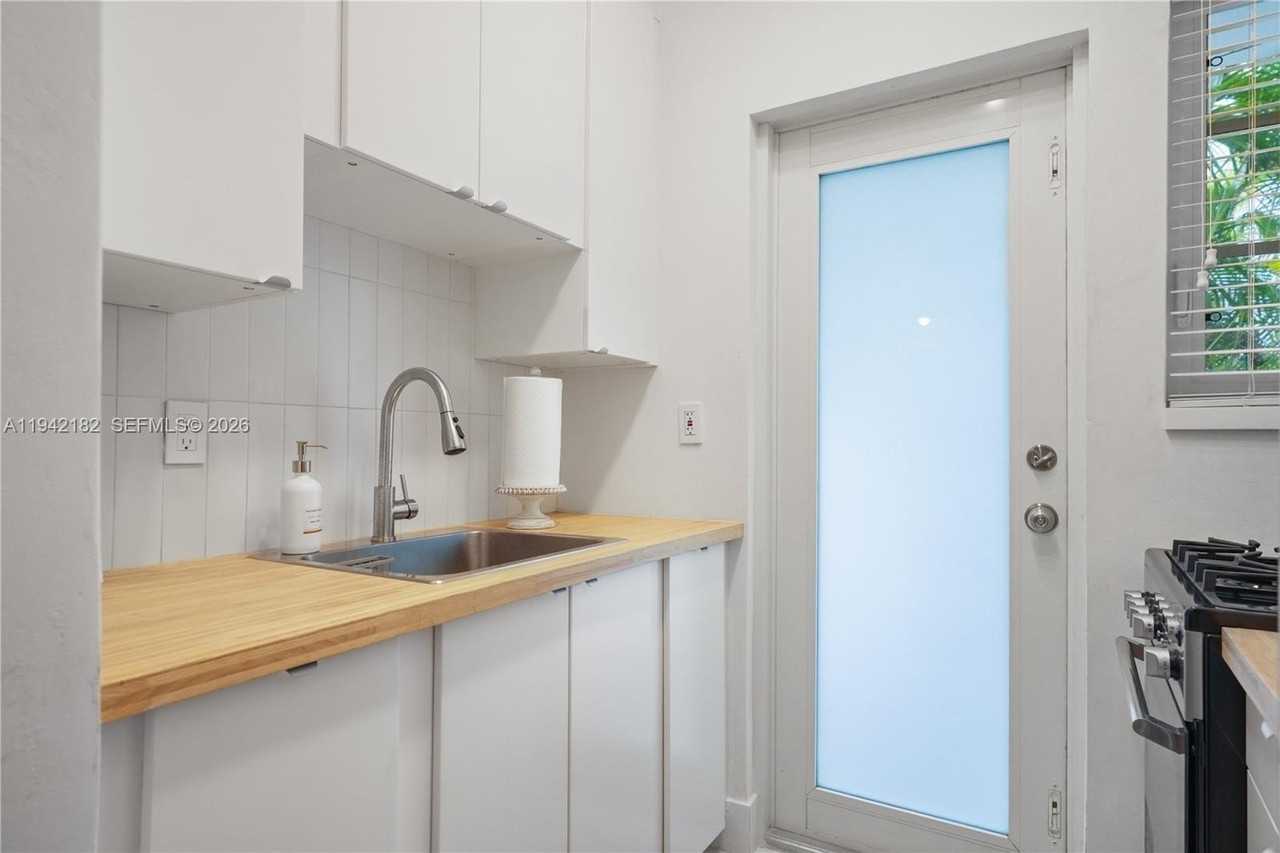 750 Espanola Way #6 - Photo 2 of 11