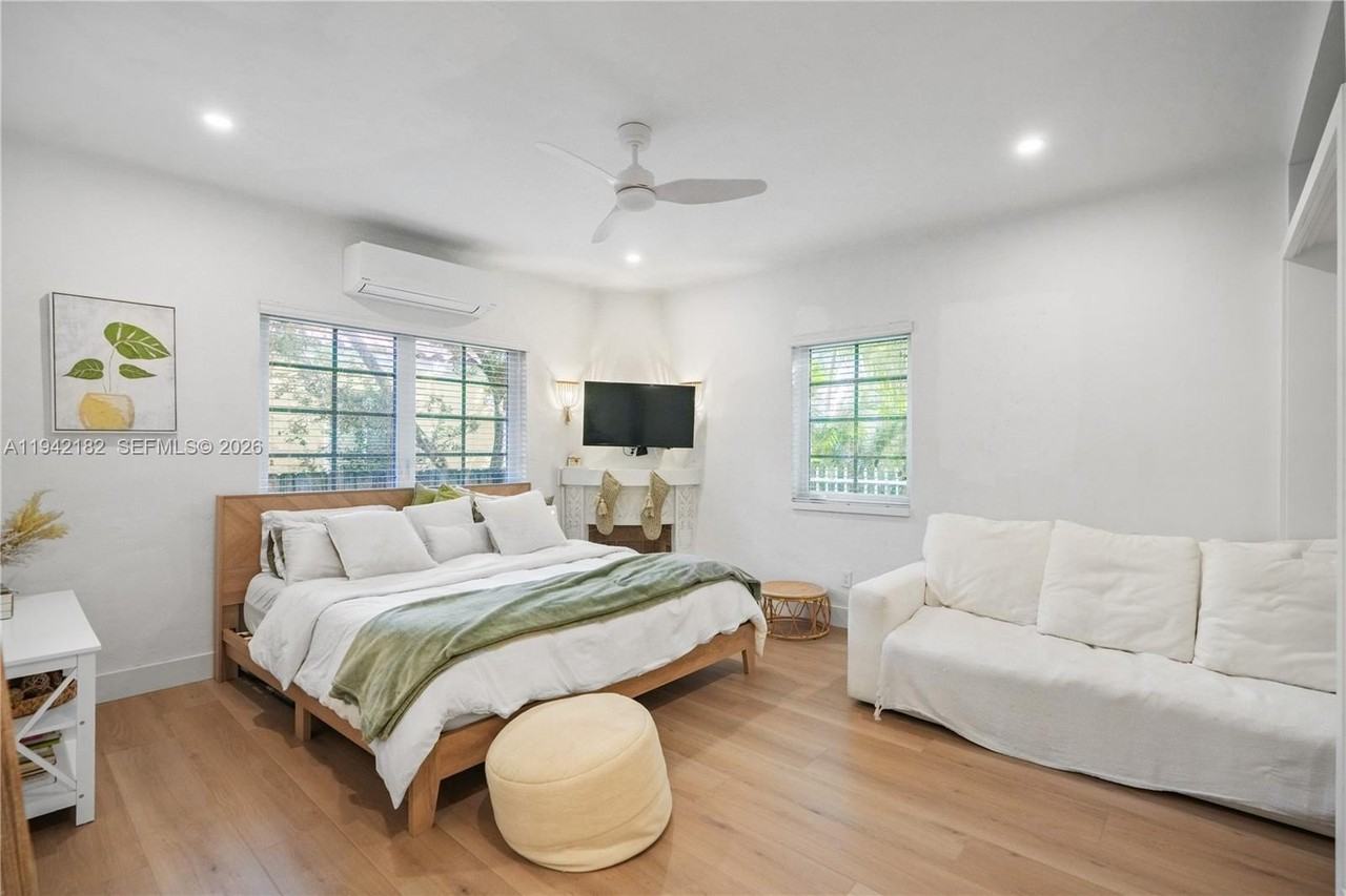 750 Espanola Way #6 - Photo 5 of 11