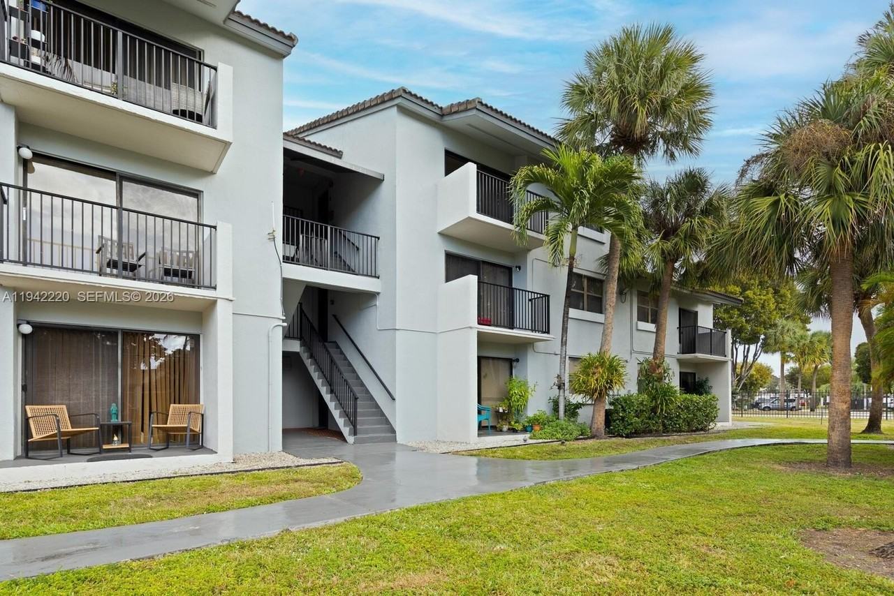 7070 Nw 179th St #306