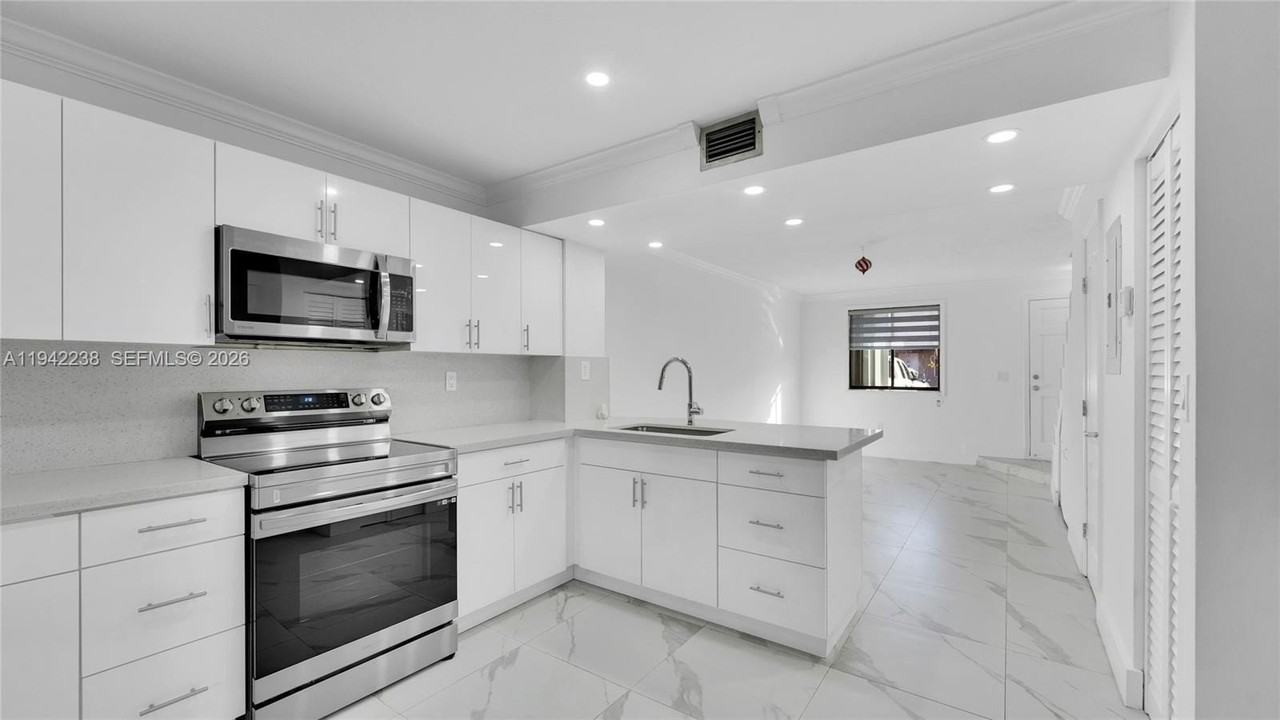 1917 Sw 107th Ave #708 - Photo 3 of 37