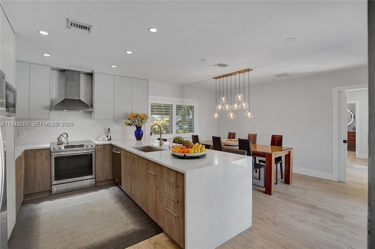 2011 Ne 31st Ct - Photo 7 of 33