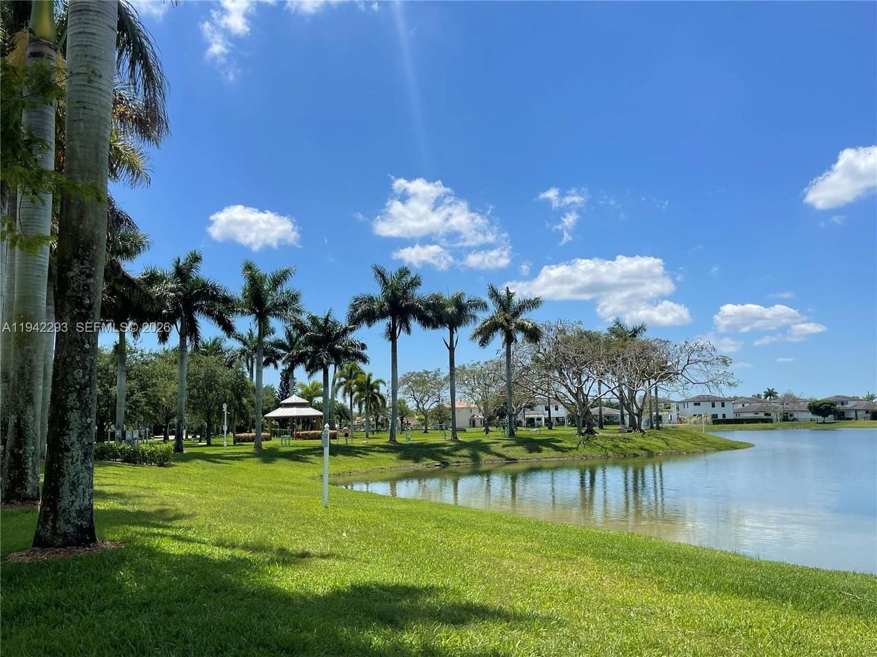 134 Se 28th Ter #7 - Photo 3 of 27