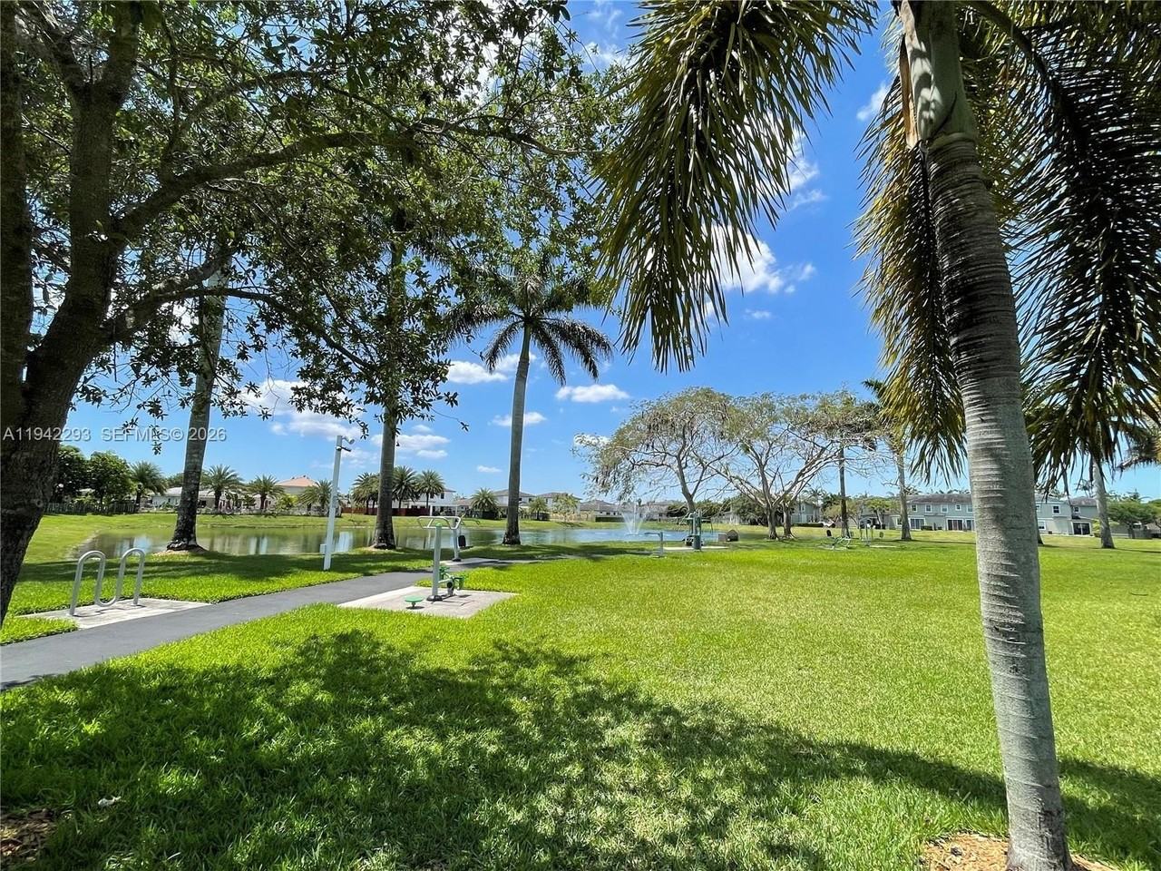 134 Se 28th Ter #7 - Photo 4 of 27