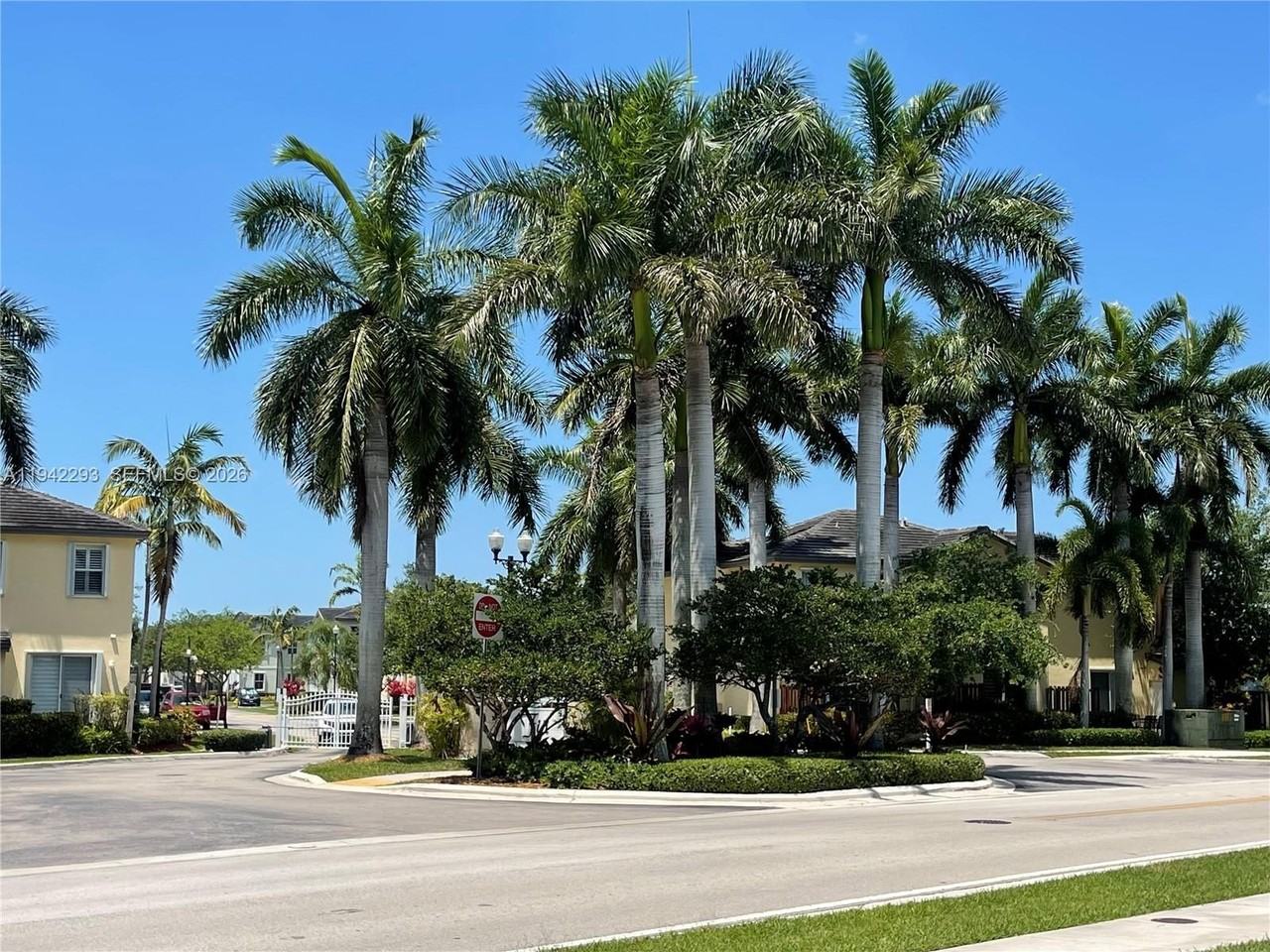 134 Se 28th Ter #7 - Photo 5 of 27