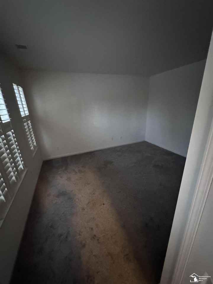 918 W 5th St - Photo 3 of 10