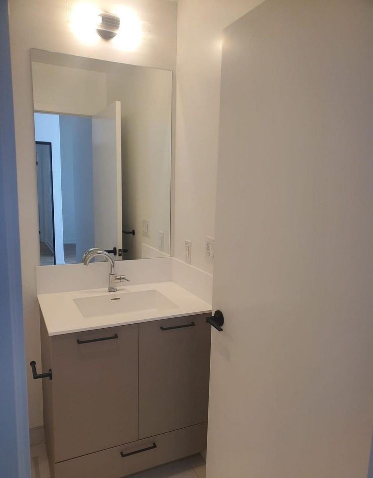 10 Lagerfeld Drive - Photo 5 of 7