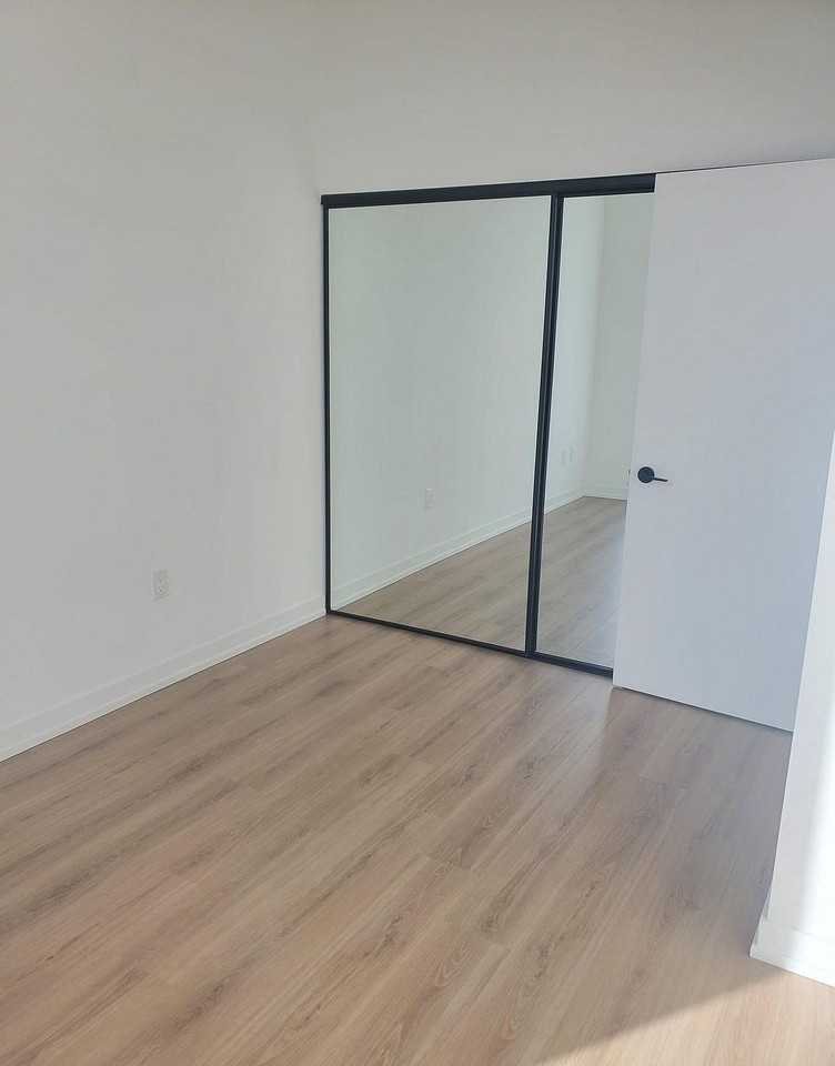 10 Lagerfeld Drive - Photo 4 of 7