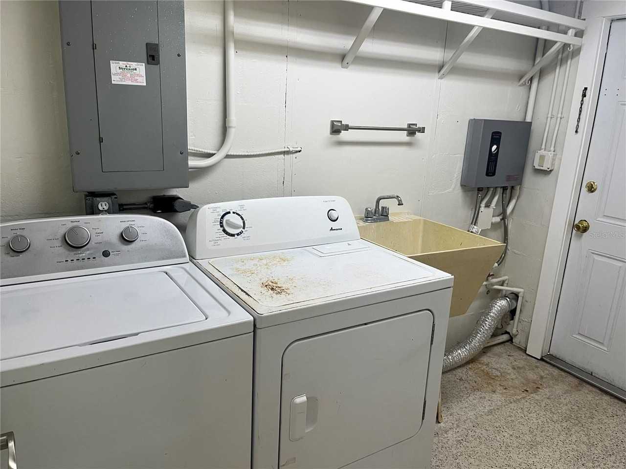 142 Sandhurst Dr - Photo 7 of 13