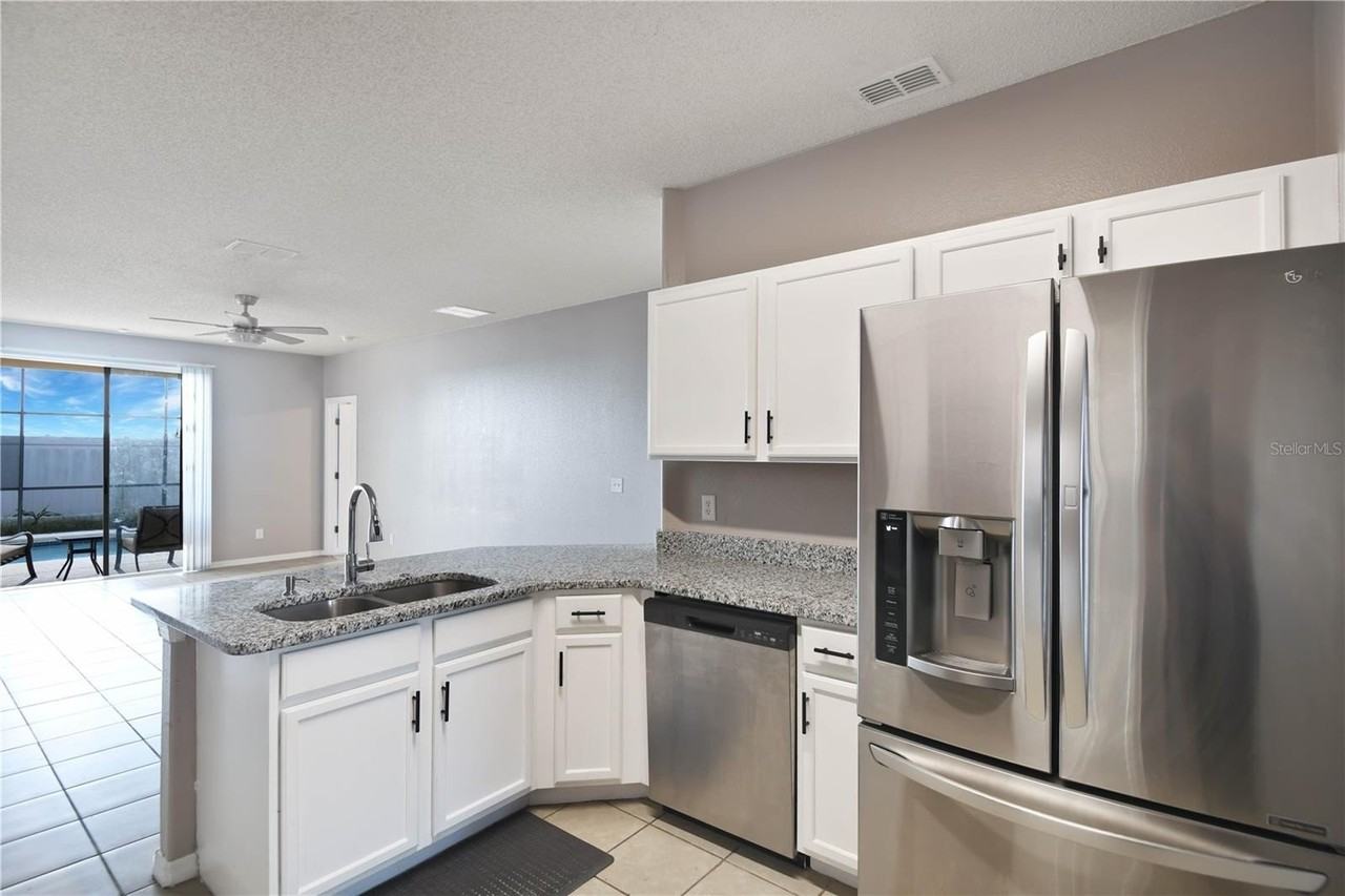 915 Knollwood Dr - Photo 5 of 16