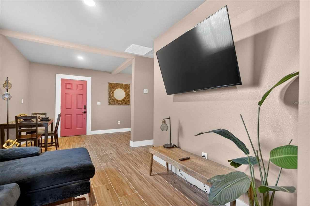 917 Mack Ave - Photo 4 of 19