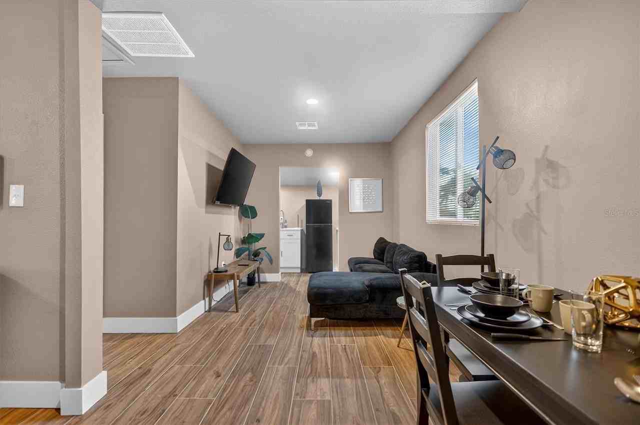 917 Mack Ave - Photo 5 of 19