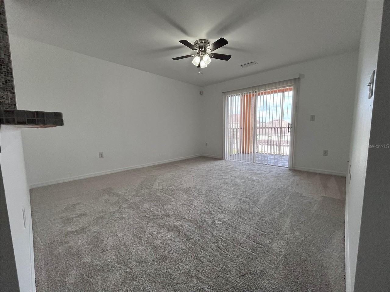 5451 Vineland Rd #2210 - Photo 7 of 18