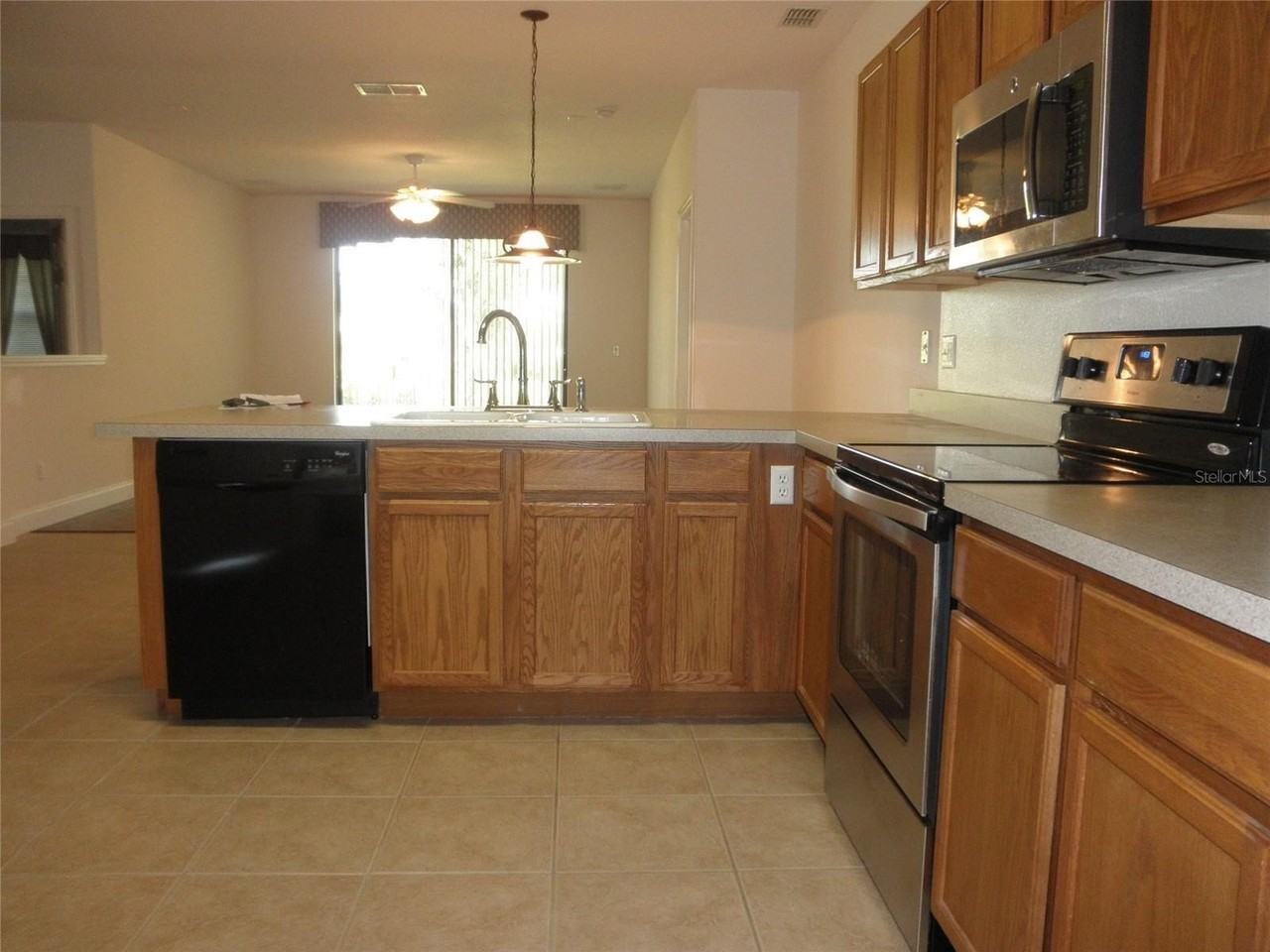 9301 Venezia Plantation Dr - Photo 5 of 22