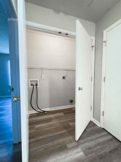 1109 Carver Cir #B - Photo 6 of 13