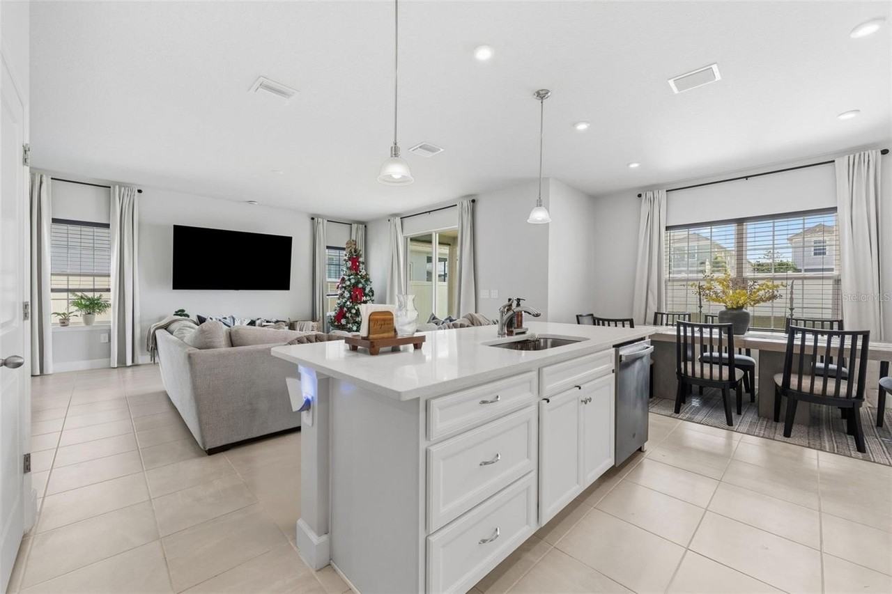 14031 Crimson Ave - Photo 5 of 31