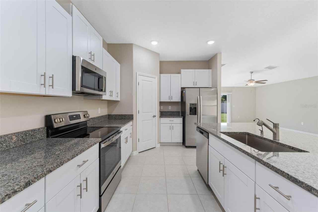 5454 Blue Azure Dr - Photo 7 of 27