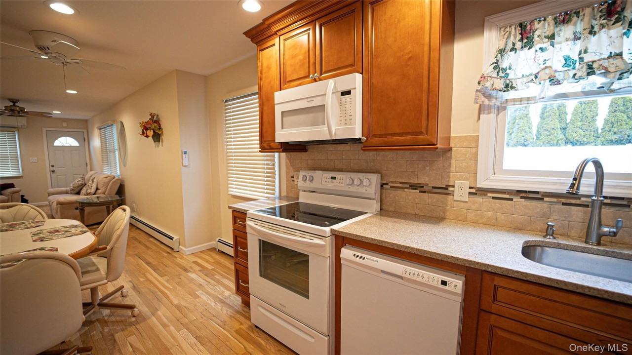 15 Westminster Ln - Photo 6 of 13