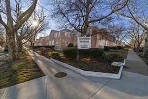 featured image of 13322 Laurelton Pkwy Unit 1f #1F