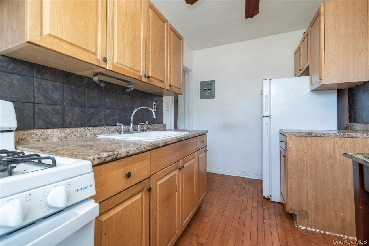 13322 Laurelton Pkwy Unit 1f #1F - Photo 6 of 13