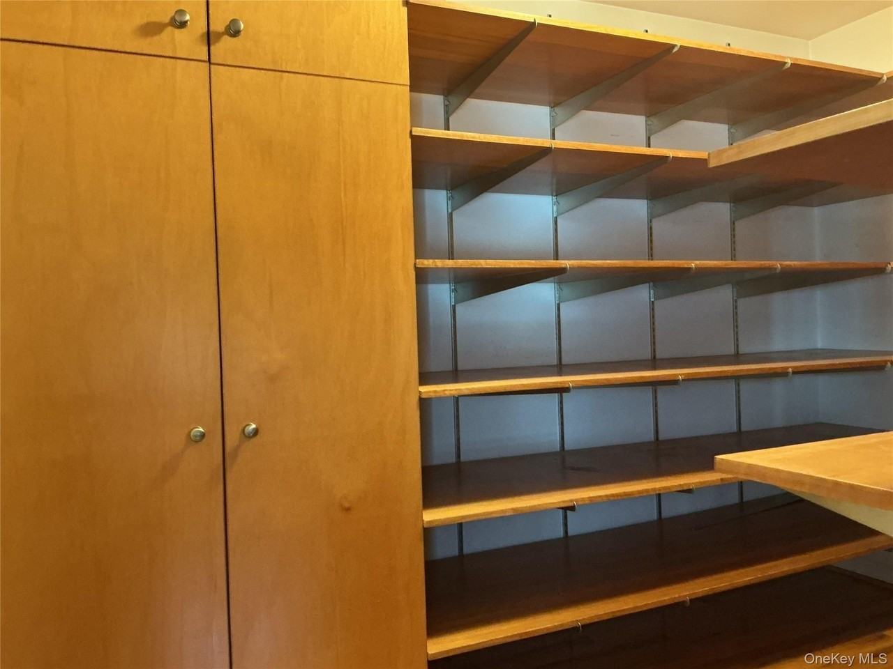 34 Scholl Dr - Photo 6 of 16