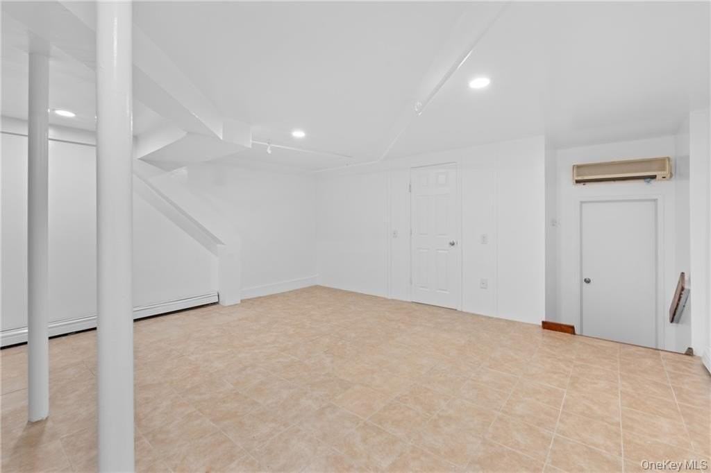 325 Mclean Ave Apt 13 #13 - Photo 3 of 7