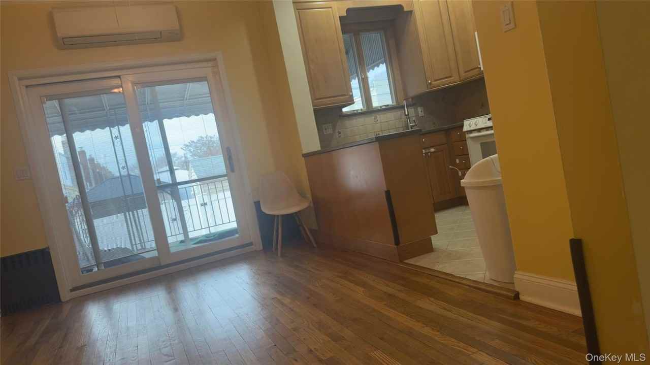 3711 Avenue S - Photo 4 of 7