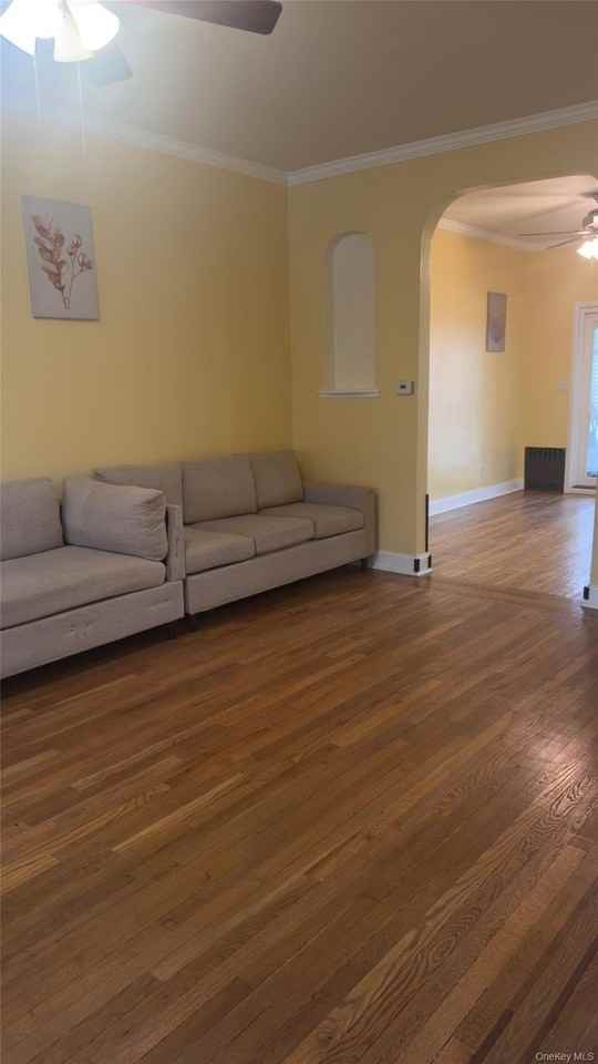 3711 Avenue S - Photo 5 of 7