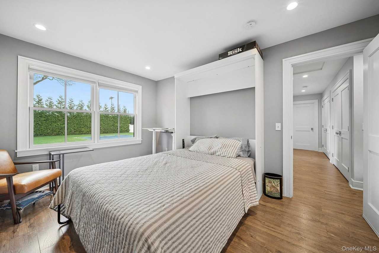 37 Maryland Blvd - Photo 3 of 17