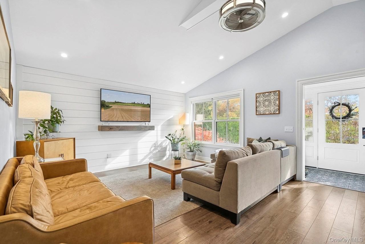 37 Maryland Blvd - Photo 5 of 17