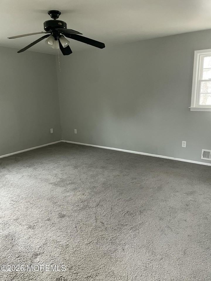 52 Yorke Ct - Photo 6 of 13